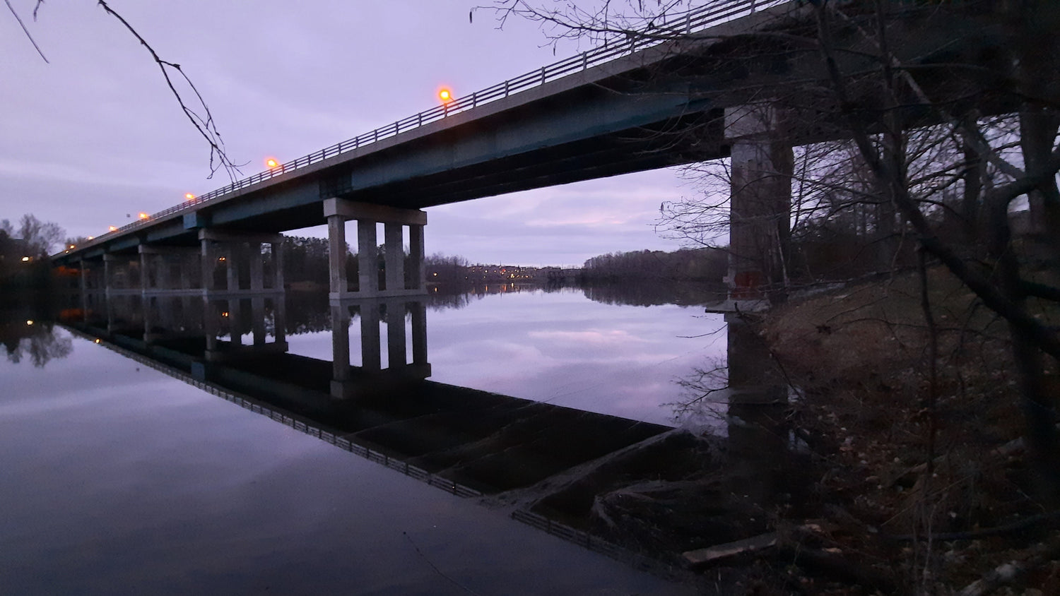 Réflexion Du Pont Jacques Cartier De Sherbrooke 18 Avril 2021 Photo Numérique