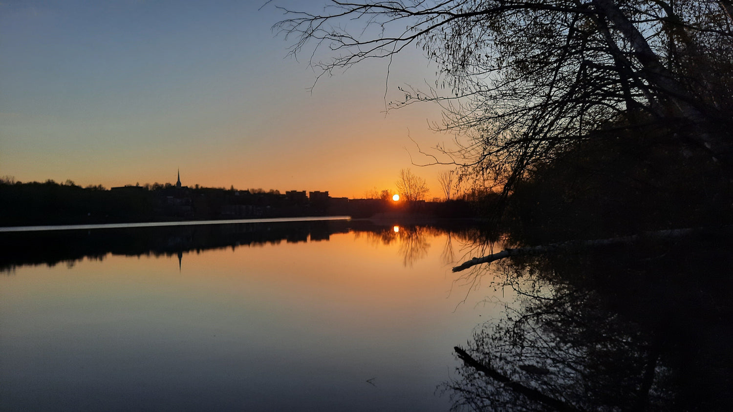 Le Soleil Du 14 Mai 2021 (Cliquez Pour Voir Les 4 Photos)