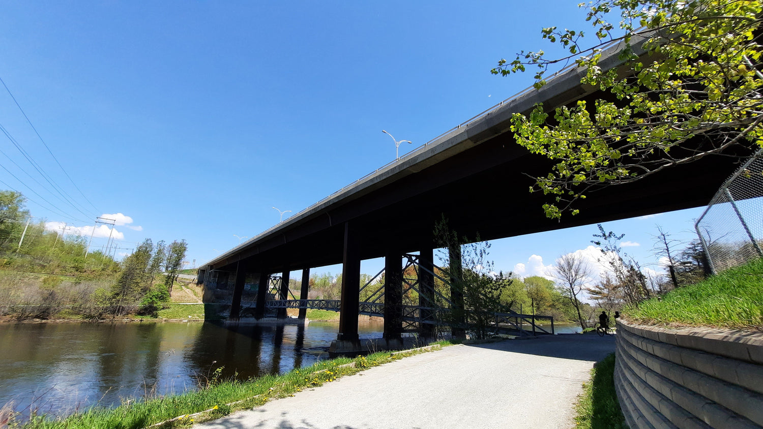 En savoir plus sur les Ponts de Sherbrooke