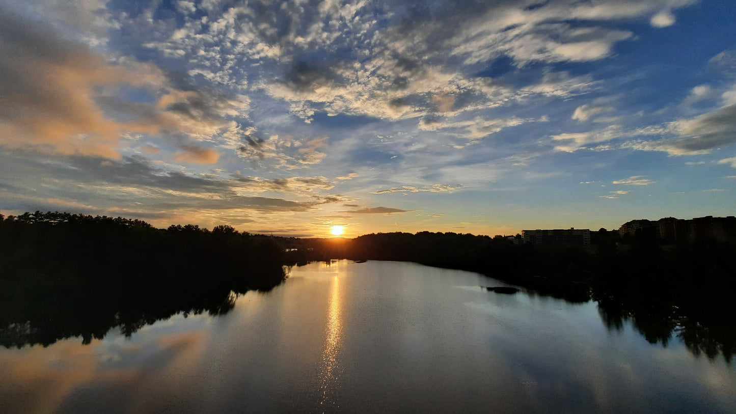 Soleil De Sherbrooke 14 Juillet 2021 (Vue Sure) Rivière Magog Sur Pont Jacques Cartier 5H33 Rayon