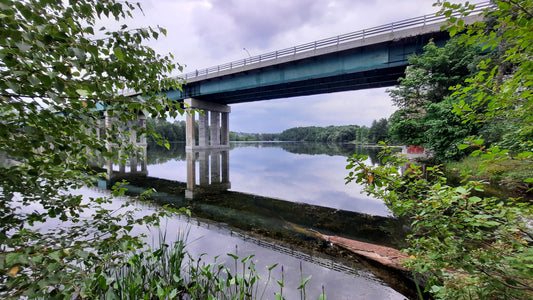 Trouve L’homme Sur Le Pont Jacques Cartier De Sherbrooke 16 Juillet 2021  (Vue K1) 5H50 Cliquez