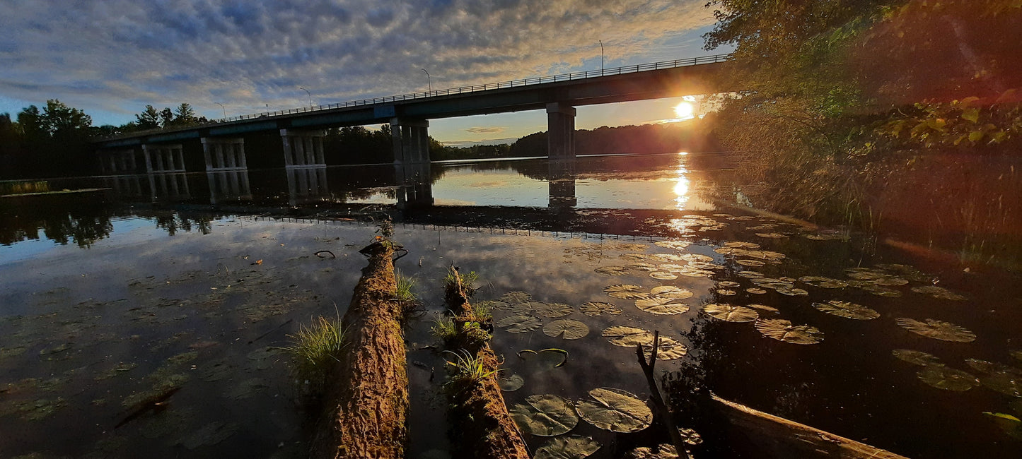 Soleil Du 1 Septembre 2021 6H43 (Vue Y2A) Rivière Magog Sherbrooke. Pont Jacques Cartier