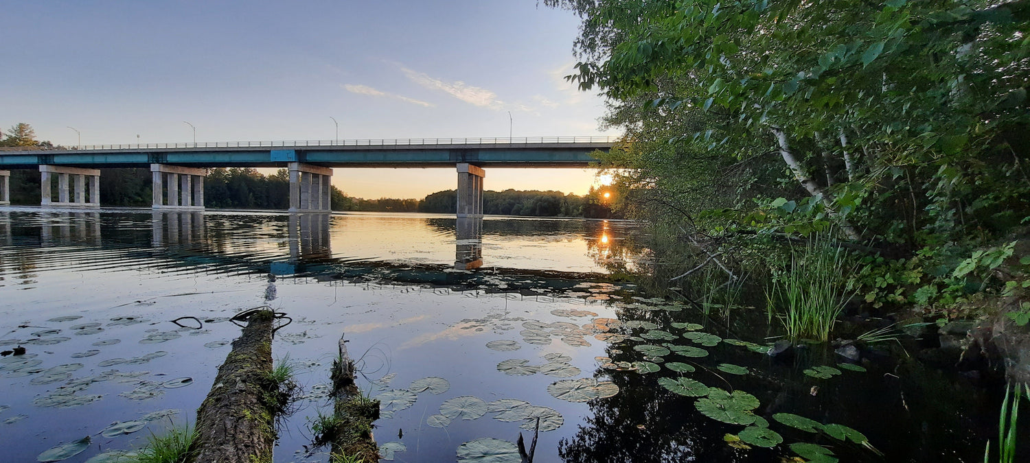 Soleil Du 11 Septembre 2021 6H42 (Vue Y2A) Rivière Magog Sherbrooke. Pont Jacques Cartier