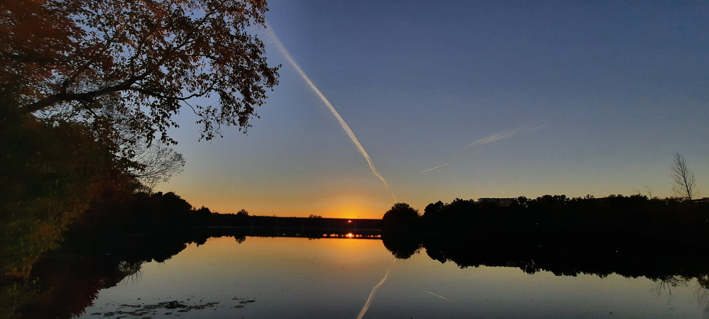 Bye Bye Coucher De Soleil Du 6 Octobre 2021 18H09 (Vue 1)  Rivière Magog À Sherbrooke. Pont