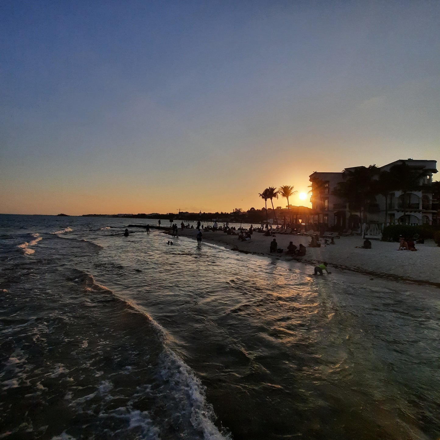 2023-03-30 Coucher De Soleil (Playa Del Carmen)