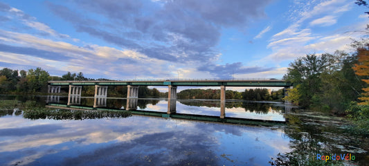 22 Septembre 2021 18H14 (Vue T1) Rivière Magog À Sherbrooke. Pont Jacques Cartier